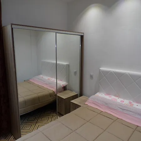 Sofia Central Appartment דירה
